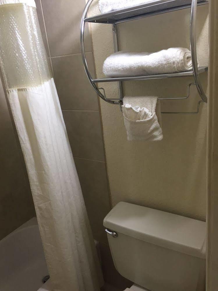 Days Inn By Wyndham Farmington Nm Екстер'єр фото